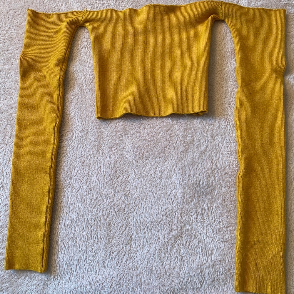 Mustard yellow off the shoulders crop top